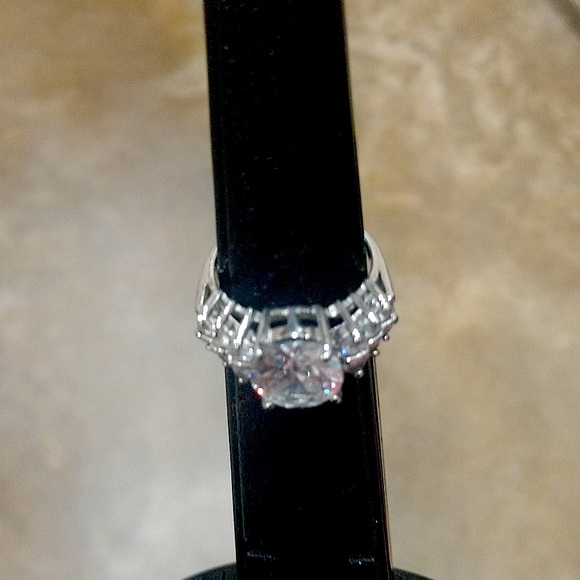 Beautiful Designed Simulated Diamond & Silver Ring.  Size 8 - Picture 6 of 8